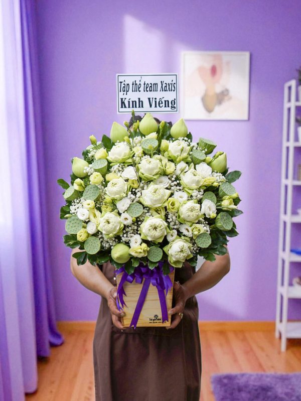 Giỏ Hoa Sen Trắng Viếng Tang Lễ KV289