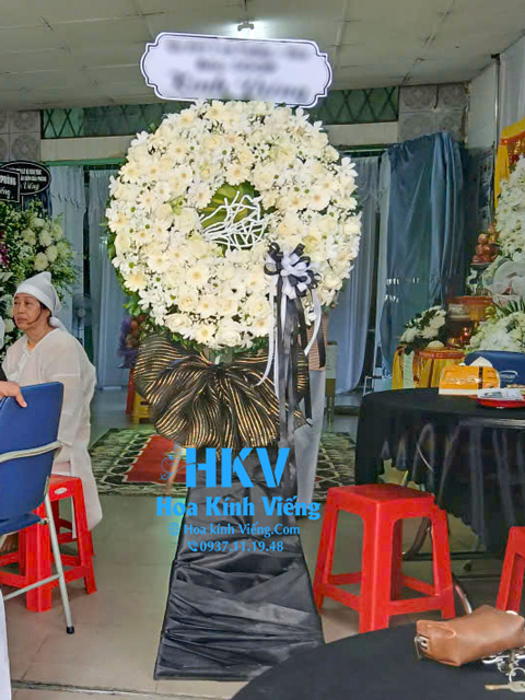 Kệ Hoa Hồng Trắng Viếng lễ Tang KV079