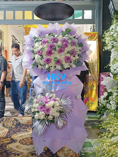 Kệ Hoa Viếng Tang Lễ Màu Tím Cao Cấp KV994